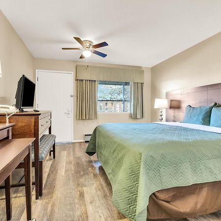 Scottish Fairway Inn Monterey Ngoại thất bức ảnh