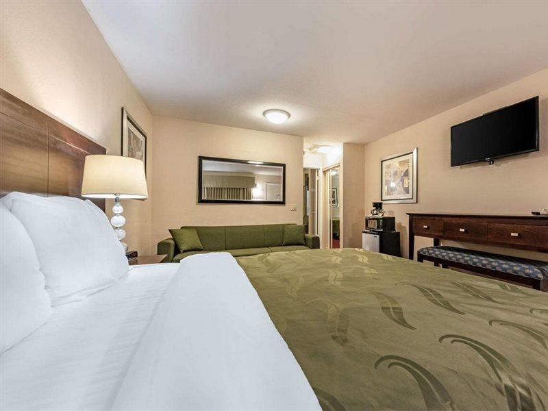 Scottish Fairway Inn Monterey Ngoại thất bức ảnh