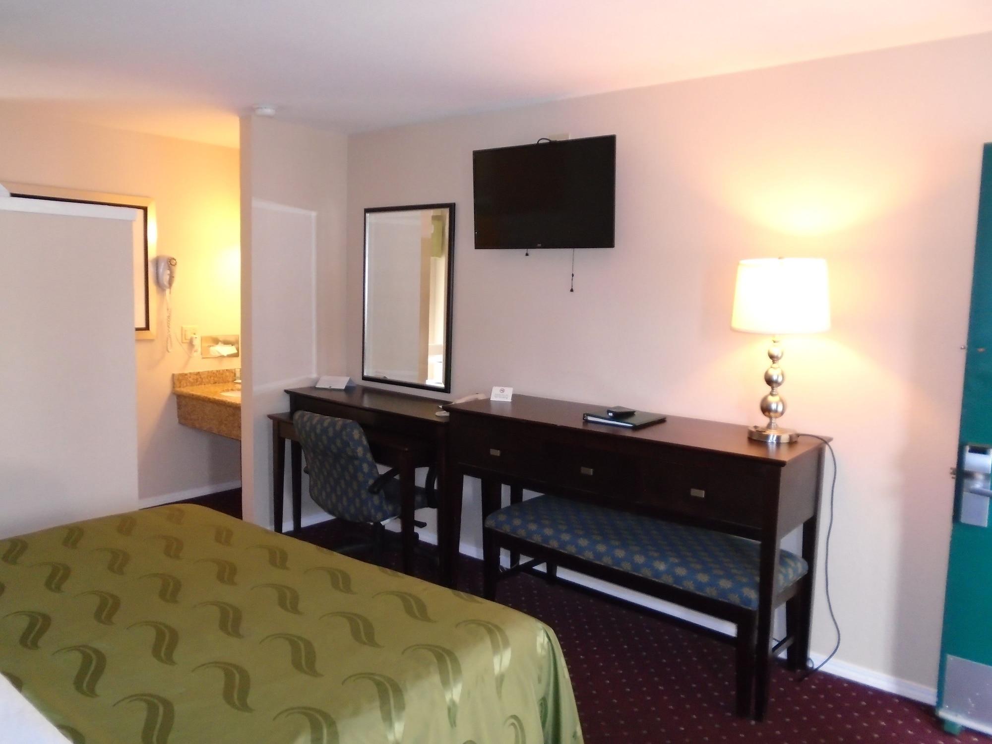 Scottish Fairway Inn Monterey Ngoại thất bức ảnh