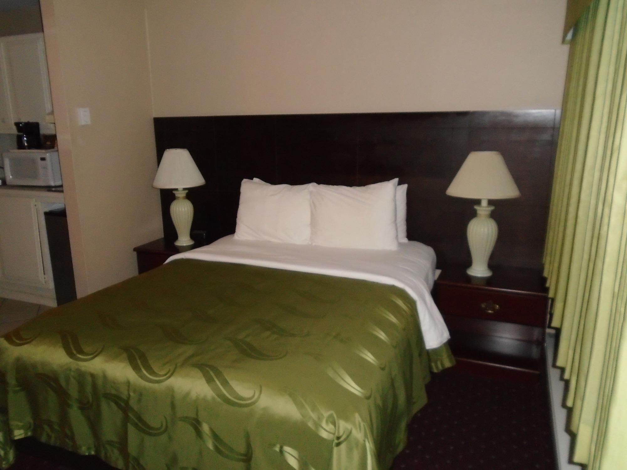 Scottish Fairway Inn Monterey Ngoại thất bức ảnh