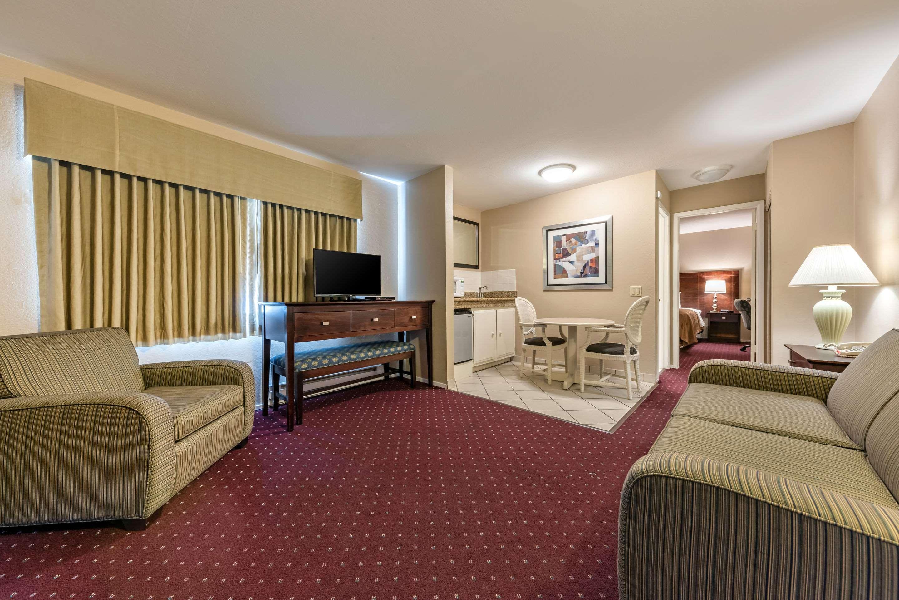 Scottish Fairway Inn Monterey Ngoại thất bức ảnh