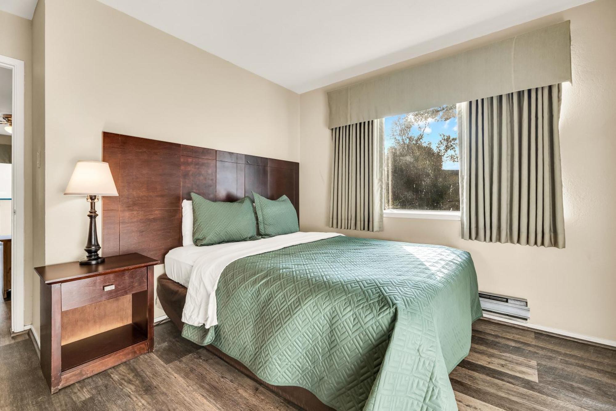 Scottish Fairway Inn Monterey Ngoại thất bức ảnh