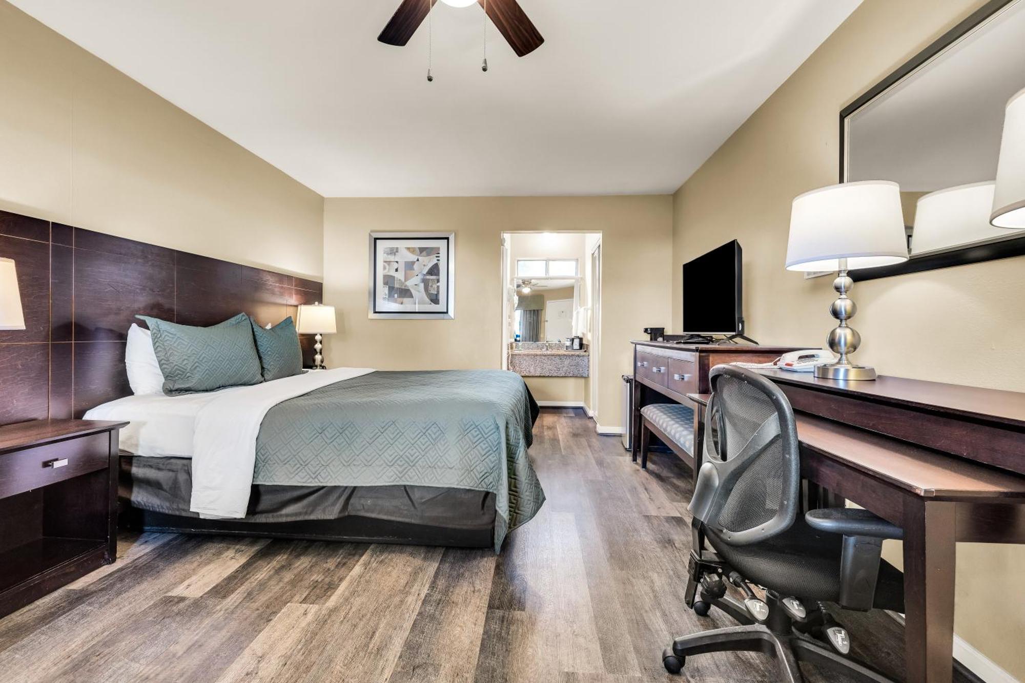 Scottish Fairway Inn Monterey Ngoại thất bức ảnh
